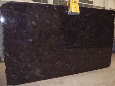 Antieke bruine granieten plaat