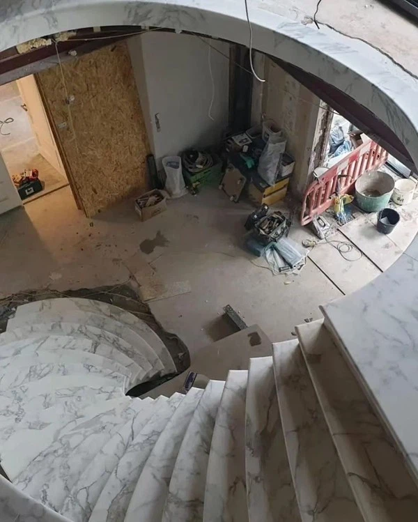 Calacatta Marble Steps